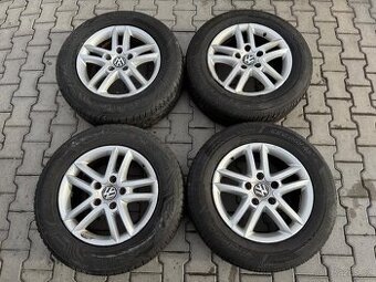 VW Touareg 17” orig. alu kola s celoročními pneu