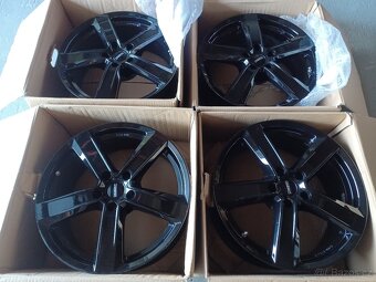 5x112 R18 7.5j et 25 Dezent black zanovni