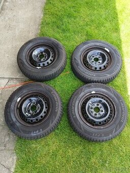 Zimní pneumatiky na discích 155/80 r13