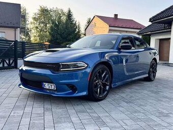 Dodge Charger V8 (2022) – velmi dobrý stav