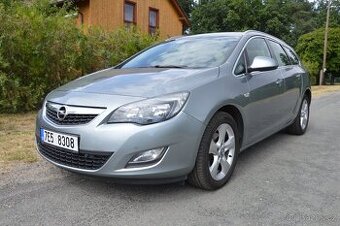 Opel Astra J Sports Tourer 2.0 CDTI, 118kW