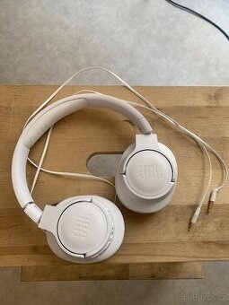 JBL Tune 770NC sluchatka