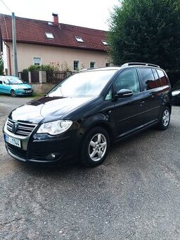 VW Touran 2.0tdi 103kw Highline 2010 serviska