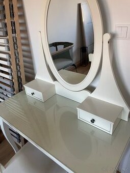 ikea hemnes toaletni stolek se zidli