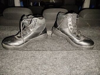Pánské boty kotníčkové kožené.