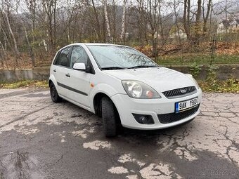 Ford Fiesta, 1.4 59kW, couvací kamera, klima