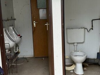 Sanitární kontejner – kompletně vybavený