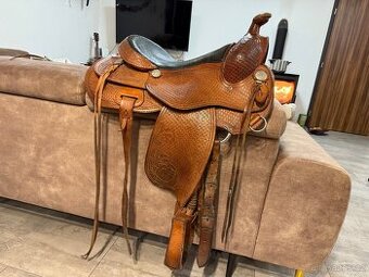 Westernové sedlo LAZY M/ Meril