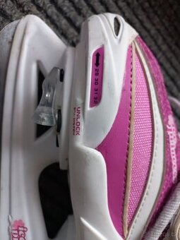 Dívčí lední brusle