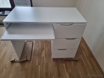 Pracovní dětský stůl