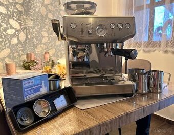 Sage SES876BST, jako nový, záruka 1 rok, bohaté příslušenstv