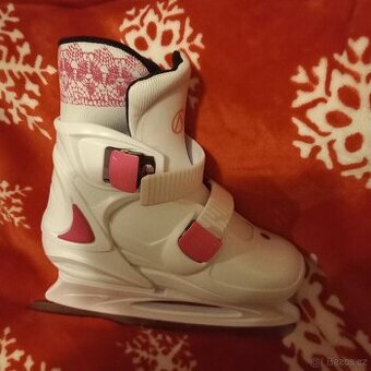 Dívčí rostoucí brusle