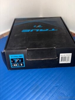 Hokejové brusle + nože