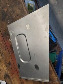 Tatra 148 plech p. čelo voják