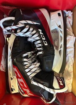 Hokejové brusle Ccm Jetspeed FT4 Pro