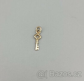 Zlatý přívěsek klíč 0,35g, 14 kt, 585/1000