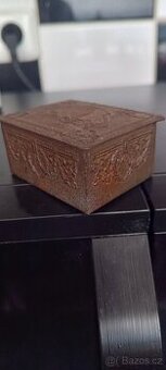 Starožitná plechová krabička