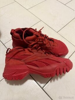Nové červené boty Reebok Cardin B, vel.40
