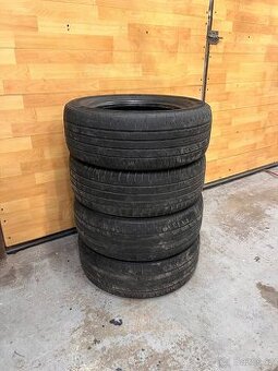 Letní pneu 215/60/16