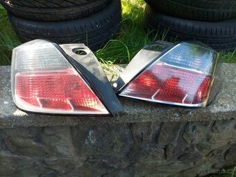 OPEL ASTRA H GTC - zadní tonované světla