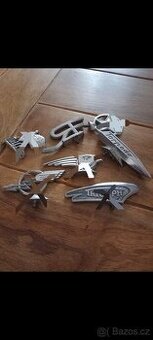 POSLEDNÍ 2 KUSY.  Sbírka sošek, symbolů historických bicyklů