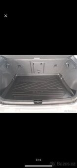 VW GOLF 8 hatchback - originální vana zavazadlového prostoru