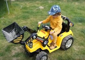 Nový elektrický traktor - velká kola