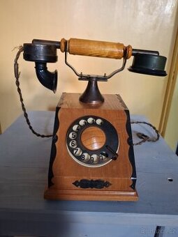 Prodám starý sluchátkový telefon