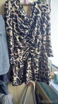 leopard šaty