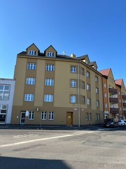 Pronájem nově zrekonstruovaného, luxusního bytu 3+1 (72,9m2)