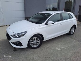 HYUNDAI i30 1.5i-benzin COMFORT r.22 1.majiteli PLNÝSERVIS
