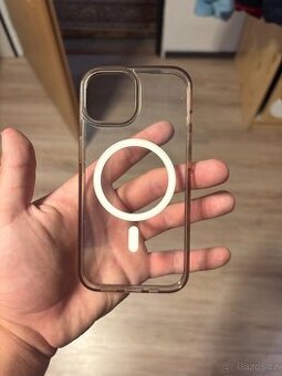 Kryt na Iphone 15 a pop na natáčení a focení