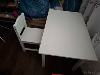 Dětský stůl a židle z Ikea