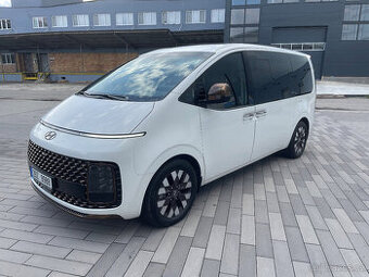PRODÁM - Hyundai Staria 2.2 CRDi 4x4 Luxury, 7 míst - 01/23