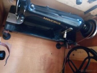 Vojenský šicí stroj