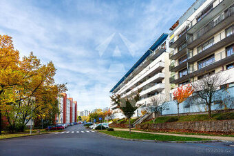 Prodej bytu 2+kk s terasou, garážovým stáním a sklepem Praha