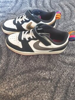 Tenisky Nike vel. 34