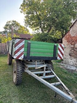 Traktorový přívěs T5P