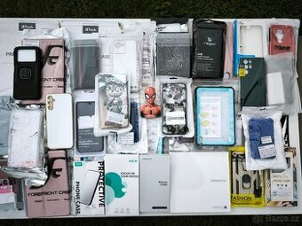 MIX obalů na telefony a tablety, nepoužité, cena za vše