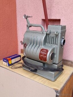 Promítačka Meopta Optilux