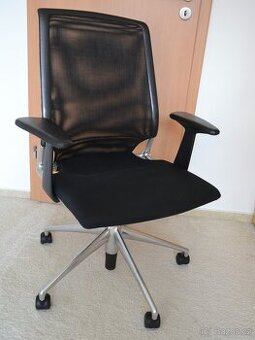 Kancelářská židle Vitra Alberto Meda Chair PC 43 000,-