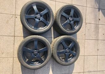 Al kola Toyota Yaris