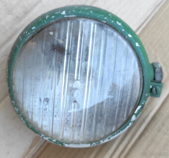 Stará lampa 2) z veteránské ho stroje