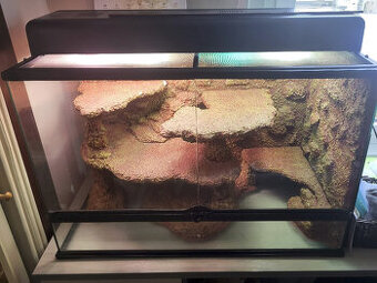 Terárium + výhřevný kryt