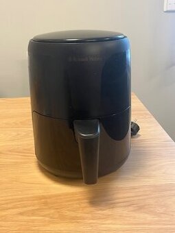 Horkovzdušná fritéza Russel Hobbs