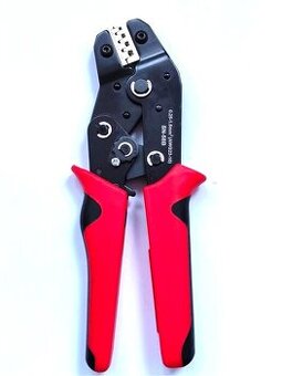 Konektorovací kleště.