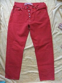 červené džíny