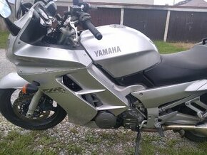 Yamaha FJR 1300 - 1