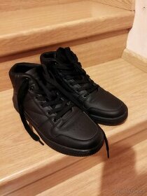 Černé kotníkové boty vel.41