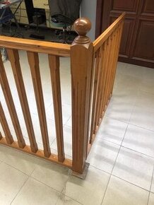 Zábradlí s brankou z masivní borovice a smrku